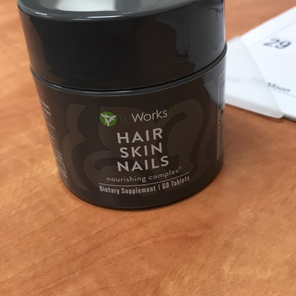 IT Works Hair Skin Nails